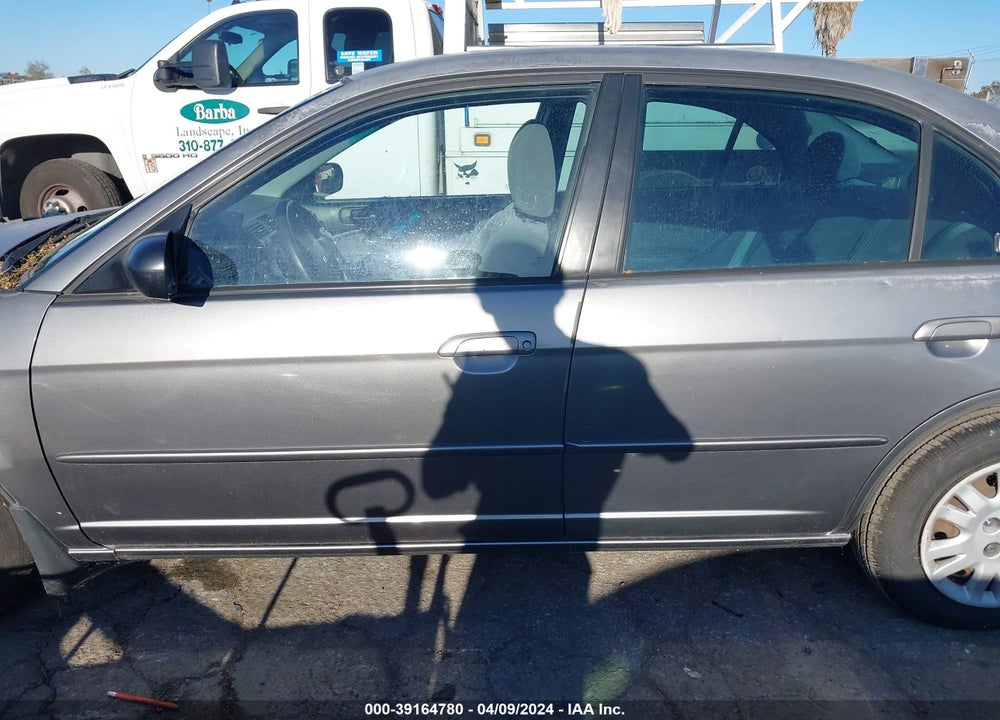 2005 HONDA CIVIC LX VIN: 2HGES16575H633382