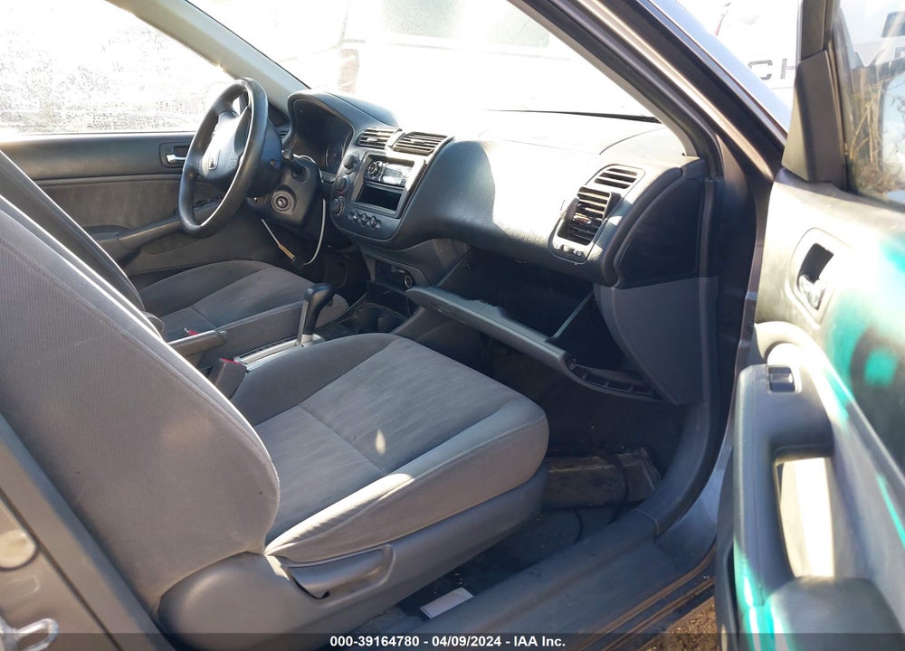 2005 HONDA CIVIC LX VIN: 2HGES16575H633382