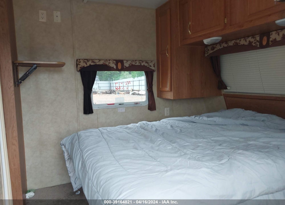 2006 JAYCO JAY FLIGHT VIN: 1UJBJ02N661EU0258