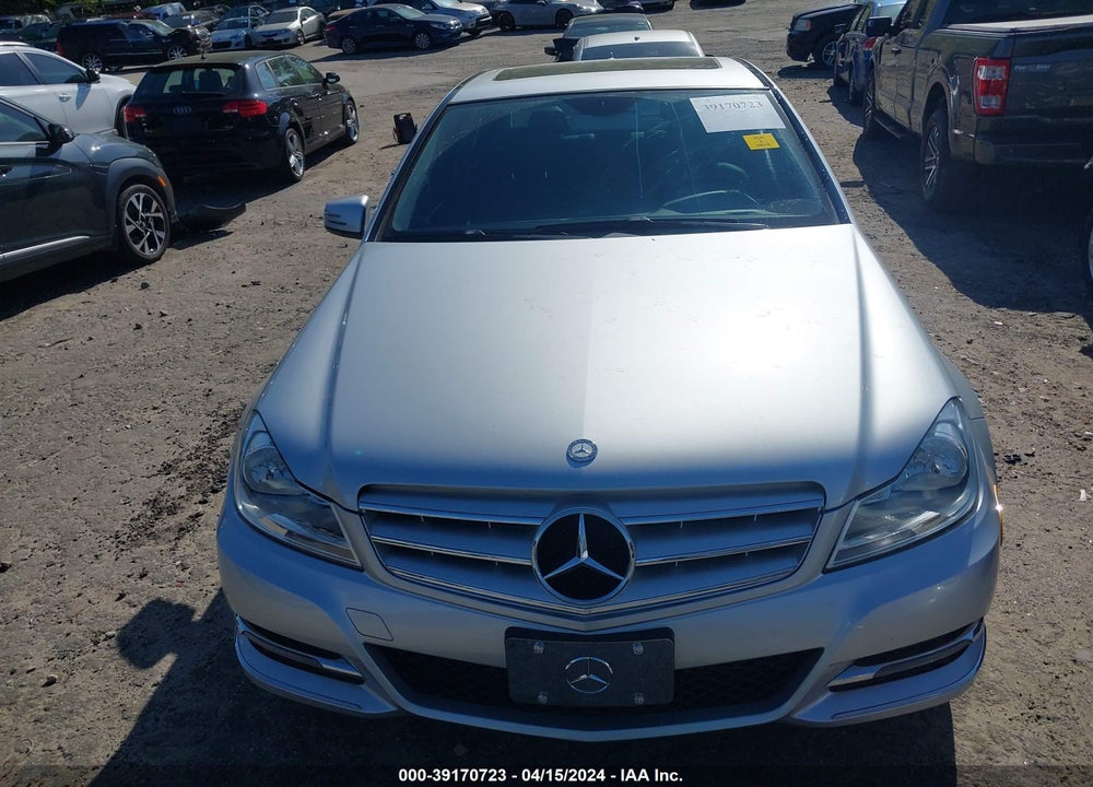 2014 MERCEDES-BENZ C 250 LUXURY/SPORT VIN: WDDGF4HB5EG246475