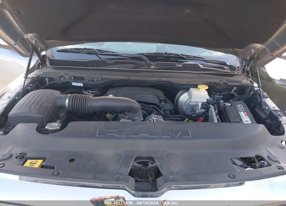 2019 RAM 1500 LAIE  4X2 5'7 BOX VIN: 1C6RREJT8KN770317