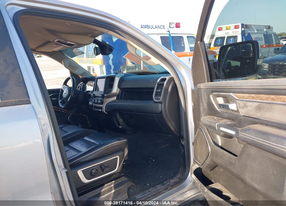 2019 RAM 1500 LAIE  4X2 5'7 BOX VIN: 1C6RREJT8KN770317