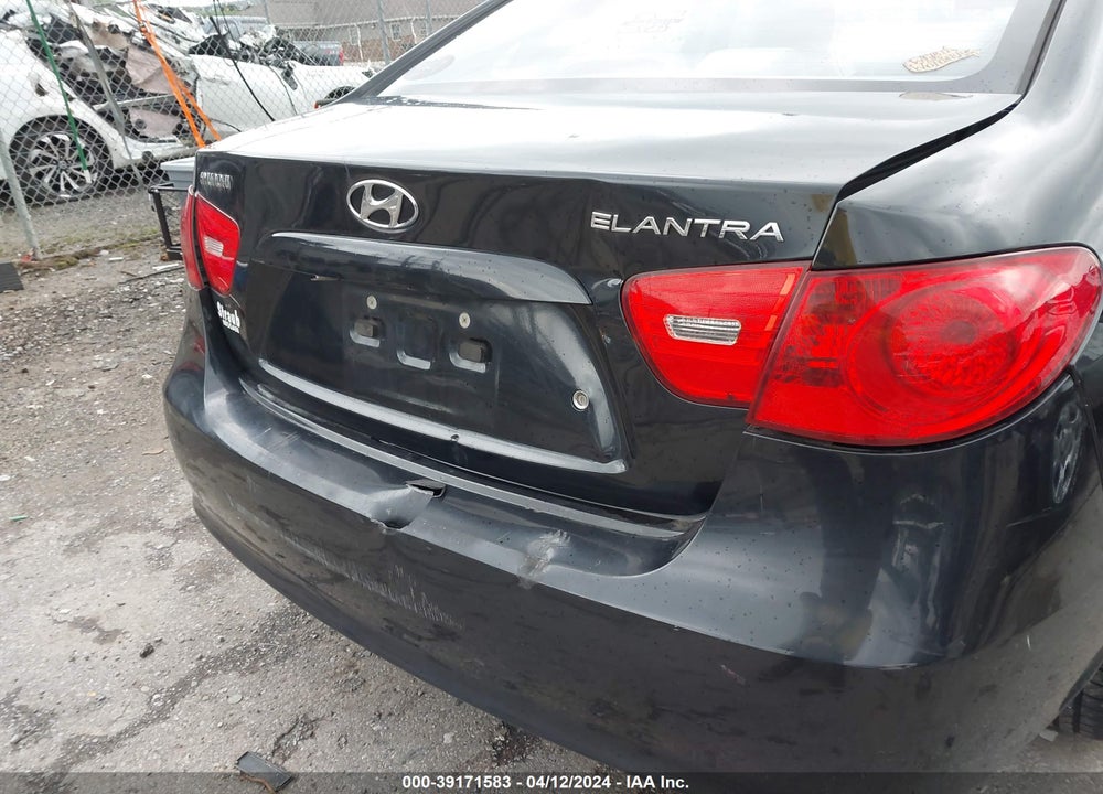 2008 HYUNDAI ELANTRA VIN: KMHDU46D88U551137