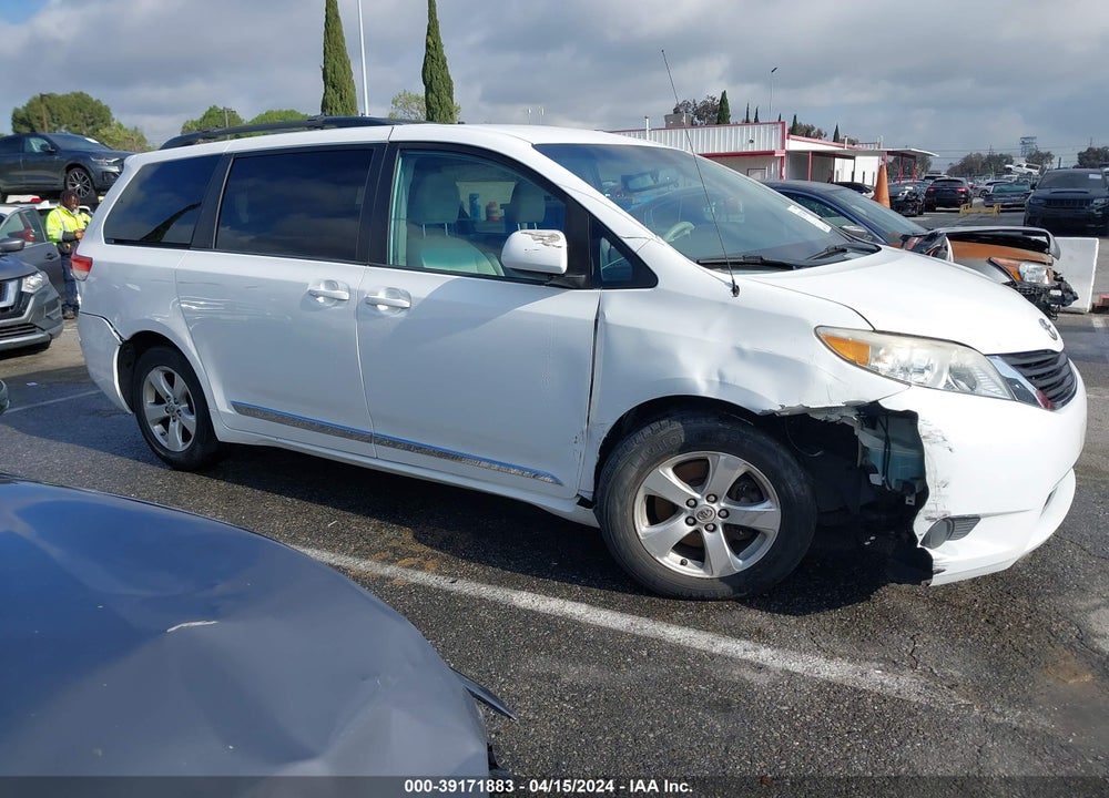 2014 TOYOTA SIENNA VIN: 5TDKK3DC6ES448384