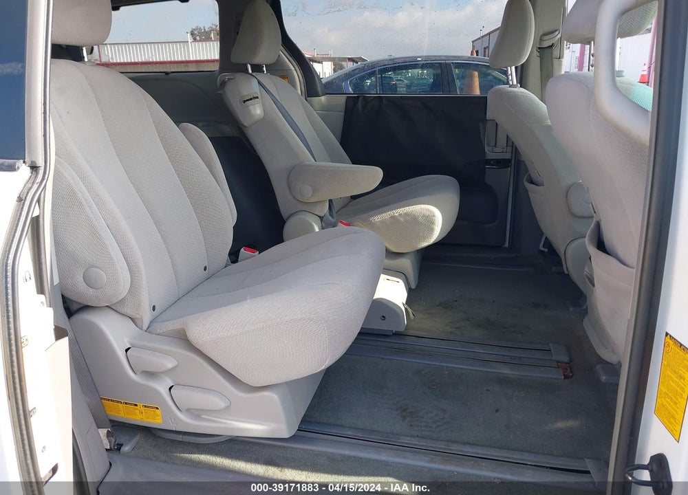 2014 TOYOTA SIENNA VIN: 5TDKK3DC6ES448384