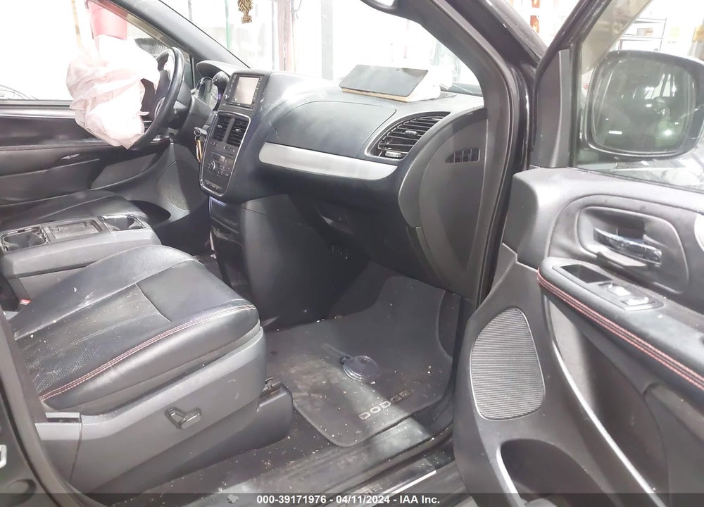 2011 DODGE GRAND CARAVAN R/T VIN: 2D4RN7DG0BR742063