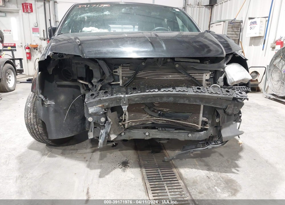 2011 DODGE GRAND CARAVAN R/T VIN: 2D4RN7DG0BR742063