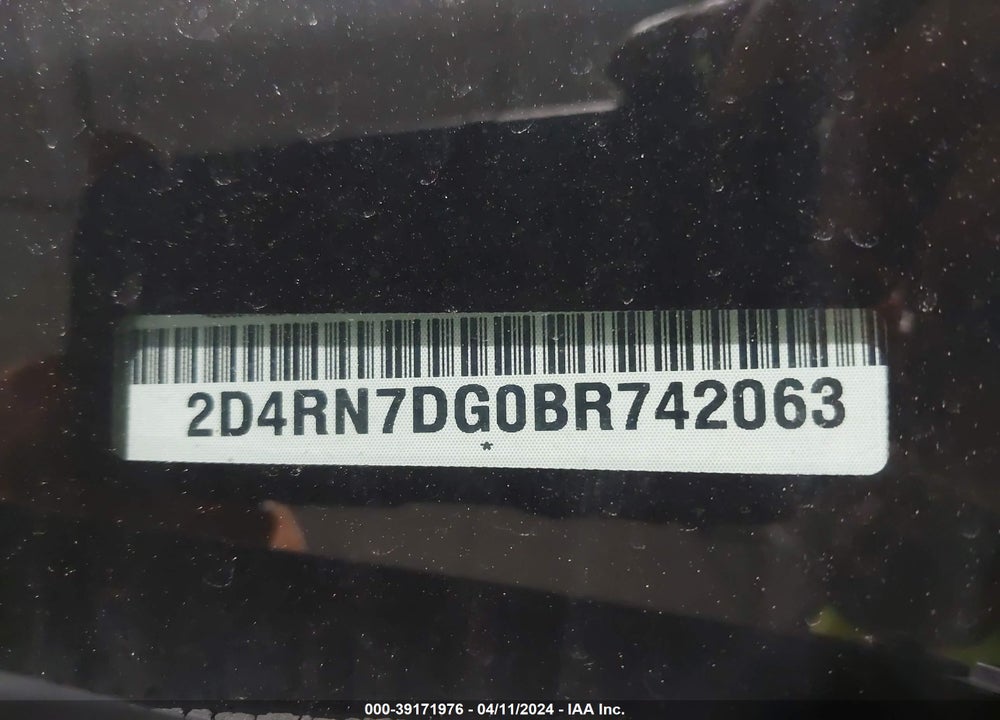2011 DODGE GRAND CARAVAN R/T VIN: 2D4RN7DG0BR742063