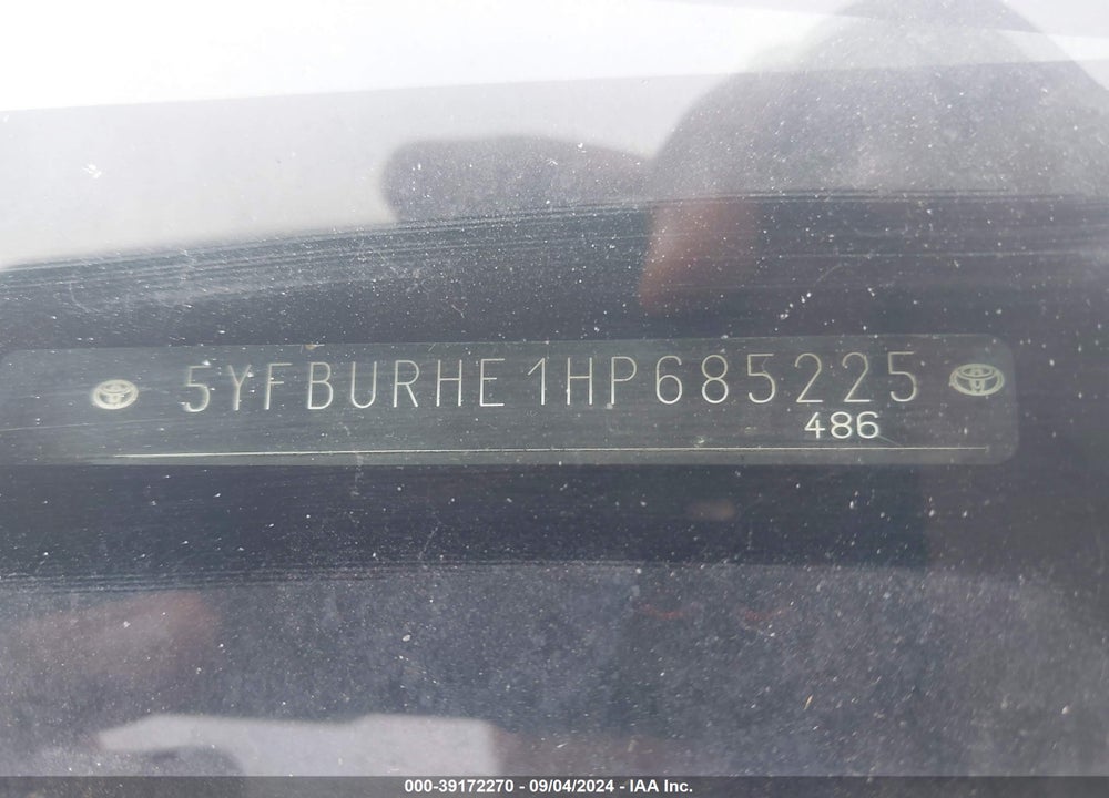 2017 TOYOTA COROLLA LE VIN: 5YFBURHE1HP685225