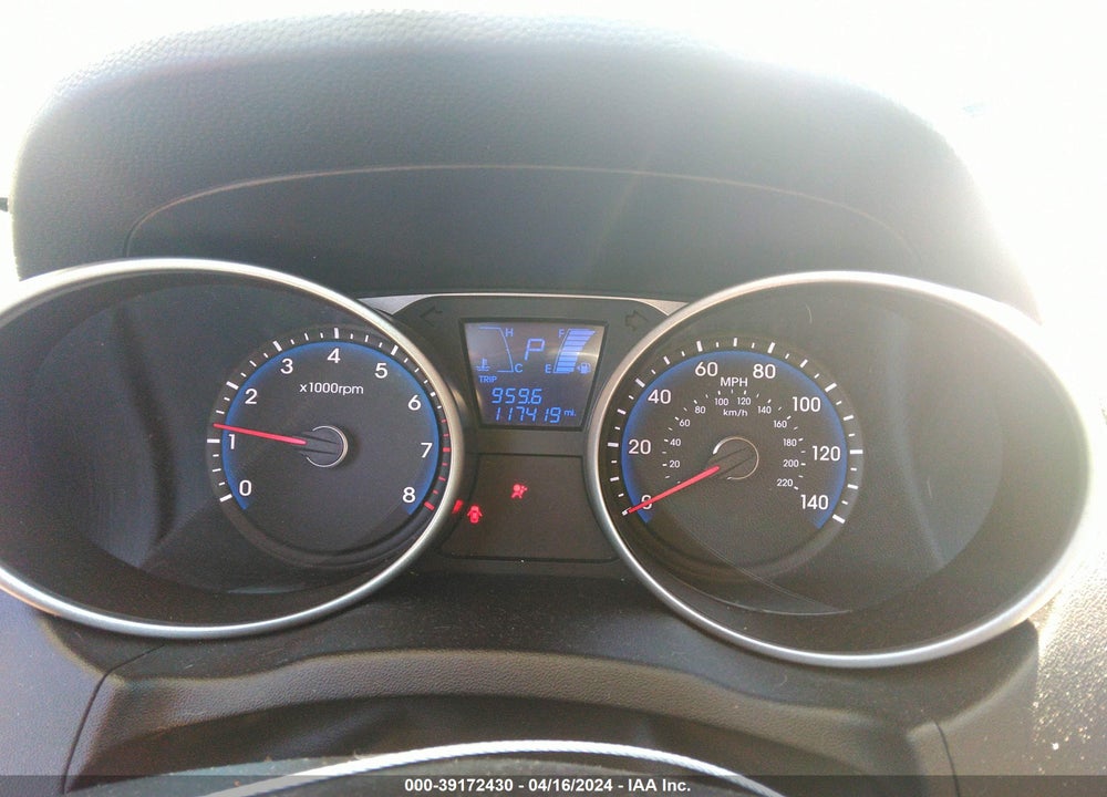 2015 HYUNDAI TUCSON SE VIN: KM8JUCAG2FU099956