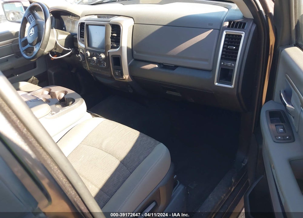 2019 RAM 1500 CLASSIC SLT 4X4 5'7 BOX VIN: 1C6RR7LT3KS605933
