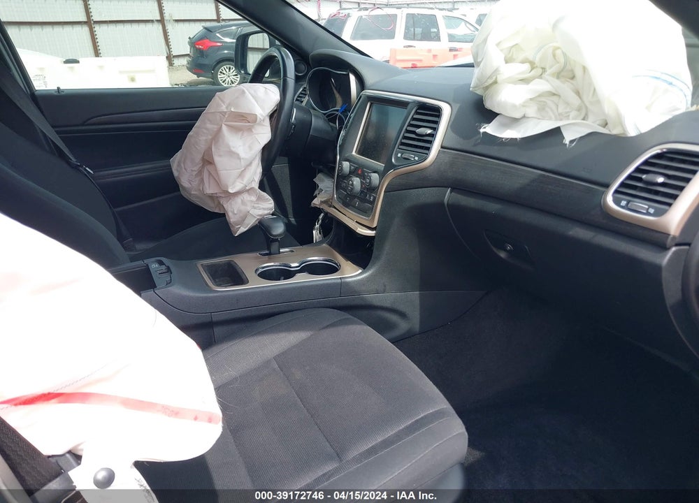 2015 JEEP GRAND CHEROKEE LAREDO VIN: 1C4RJFAG4FC650931
