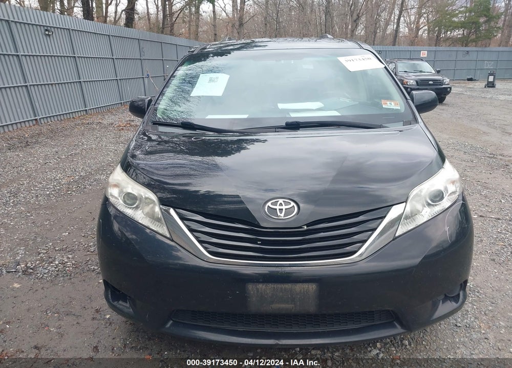 2015 TOYOTA SIENNA LE 8 PASSENGER VIN: 5TDKK3DC9FS655904