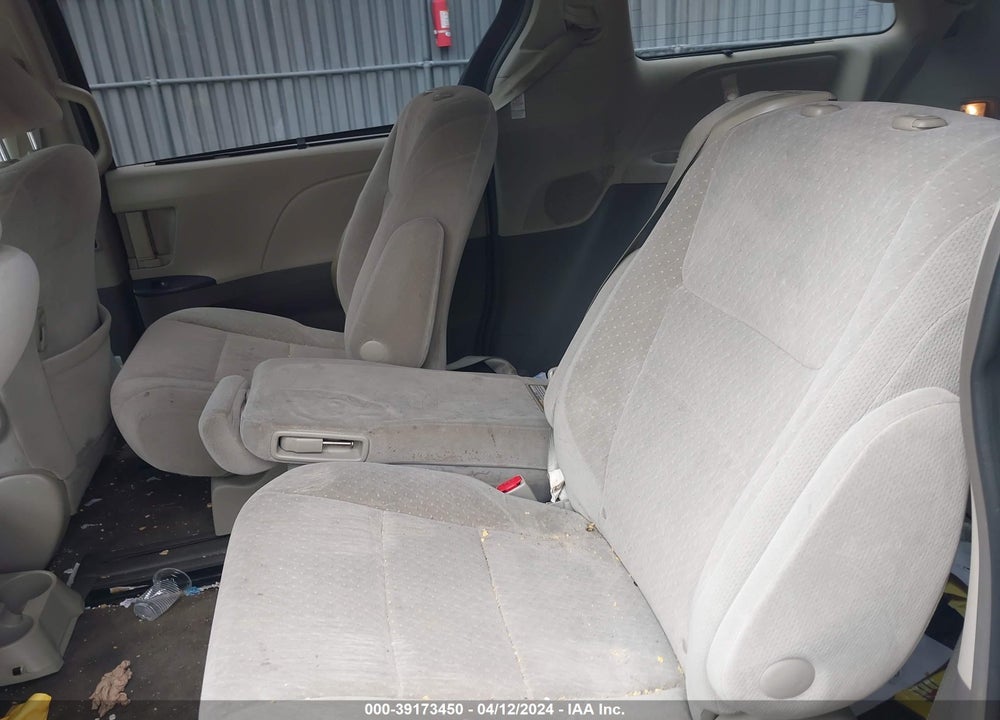 2015 TOYOTA SIENNA LE 8 PASSENGER VIN: 5TDKK3DC9FS655904