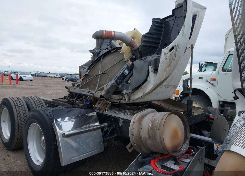 2018 PETERBILT 579 VIN: 1XPBDP9X7JD476714