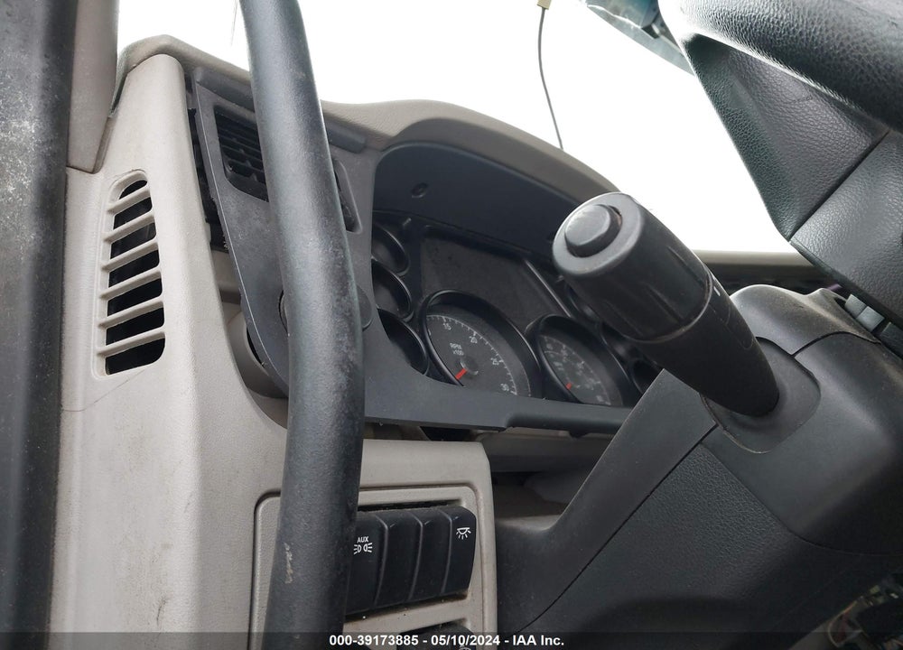 2018 PETERBILT 579 VIN: 1XPBDP9X7JD476714