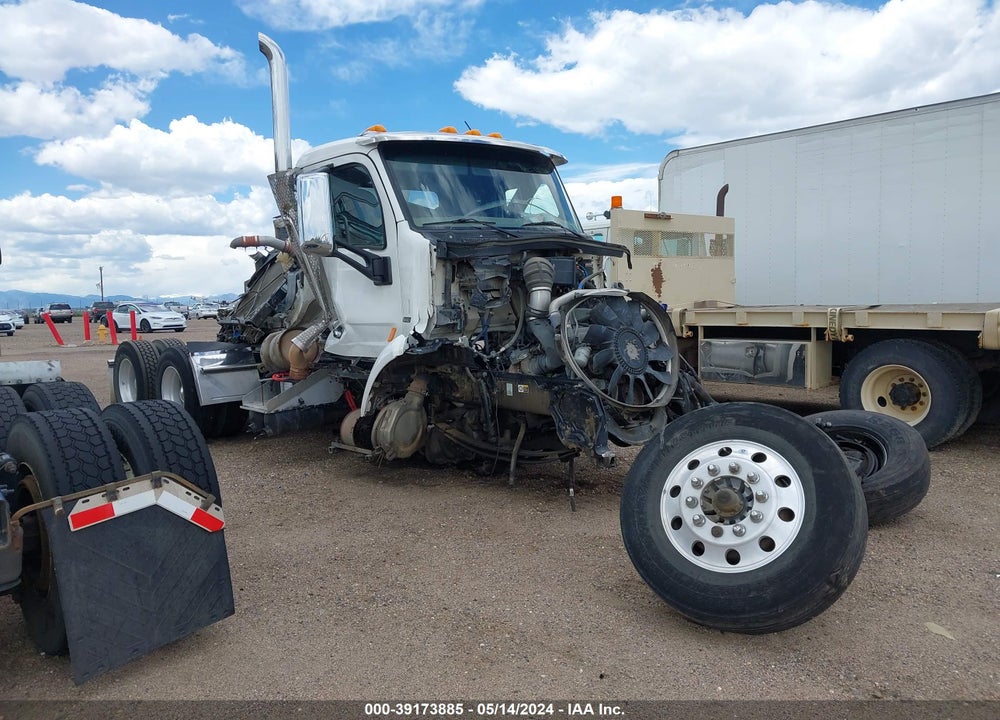 2018 PETERBILT 579 VIN: 1XPBDP9X7JD476714