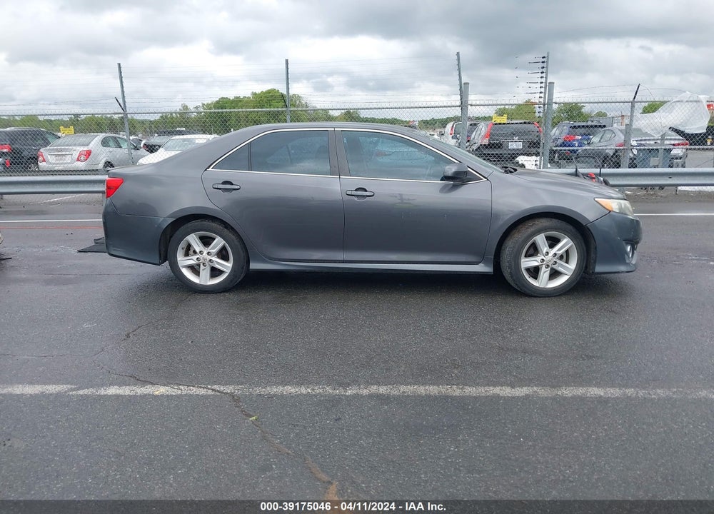 2013 TOYOTA CAMRY SE VIN: 4T1BF1FK8DU672937