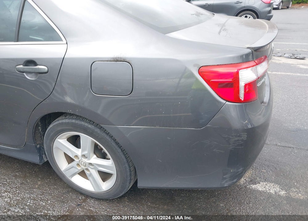 2013 TOYOTA CAMRY SE VIN: 4T1BF1FK8DU672937