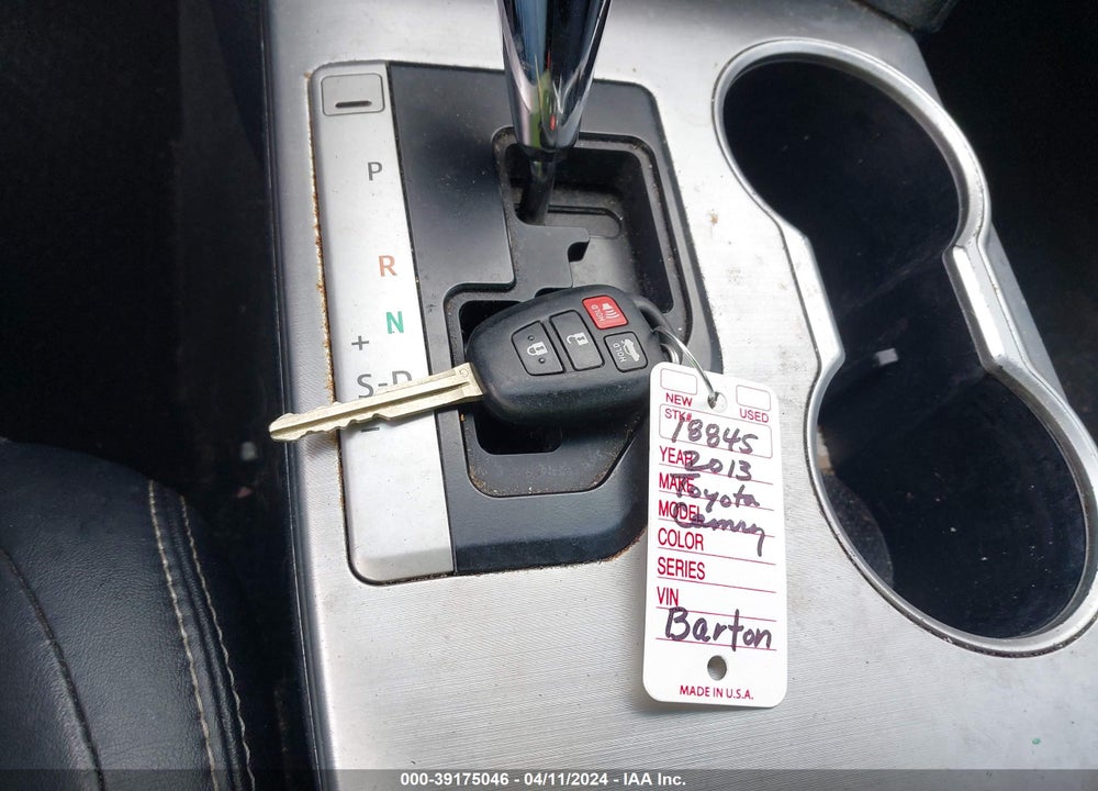 2013 TOYOTA CAMRY SE VIN: 4T1BF1FK8DU672937