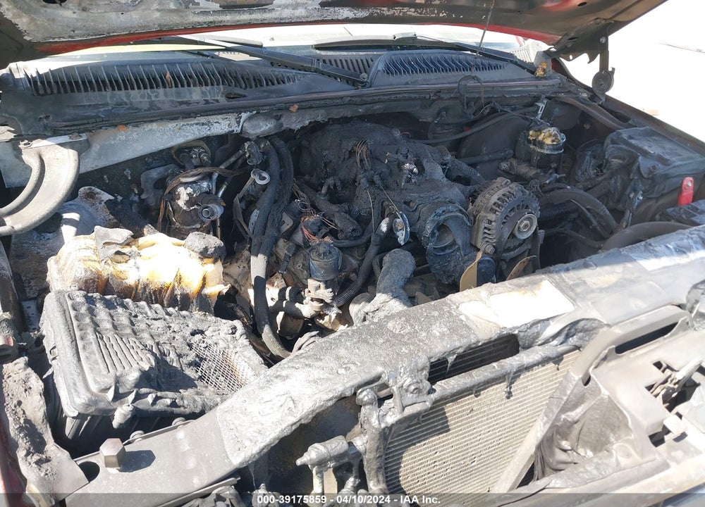 2001 CHEVROLET SUBURBAN 1500 LT VIN: 1GNFK16T41J235919