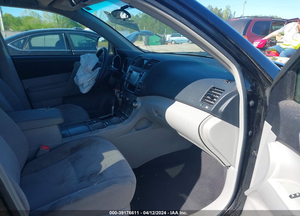 2013 TOYOTA HIGHLANDER BASE V6 VIN: 5TDZK3EH2DS101660
