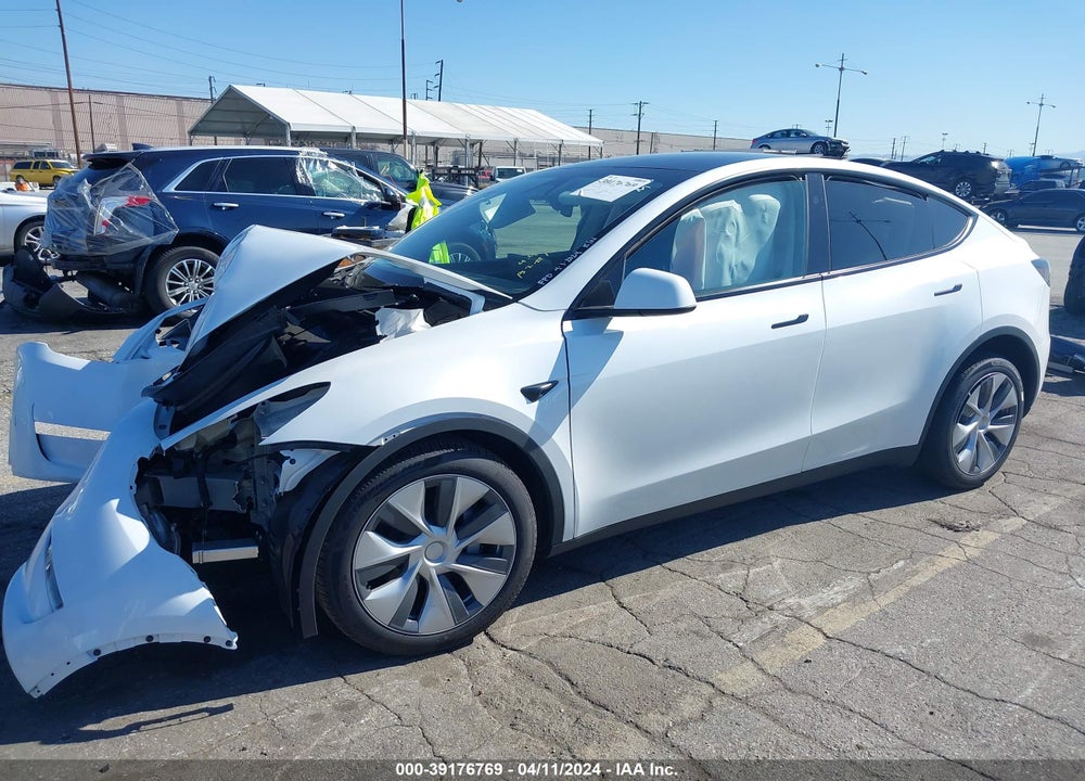 2024 TESLA MODEL Y LONG RANGE DUAL MOTOR ALL-WHEEL DRIVE VIN: 7SAYGDEE1RA230610