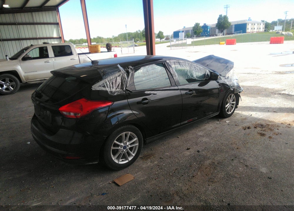 2015 FORD FOCUS SE VIN: 1FADP3K24FL277017
