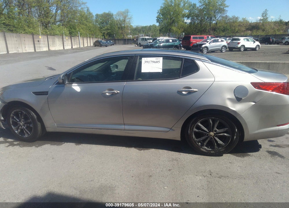 2011 KIA OPTIMA EX VIN: KNAGN4A75B5168481