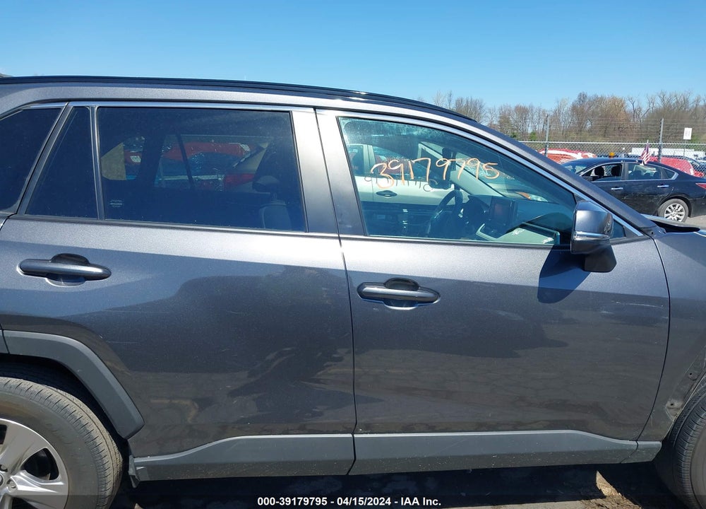 2022 TOYOTA RAV4 XLE VIN: 2T3P1RFV2NC287736