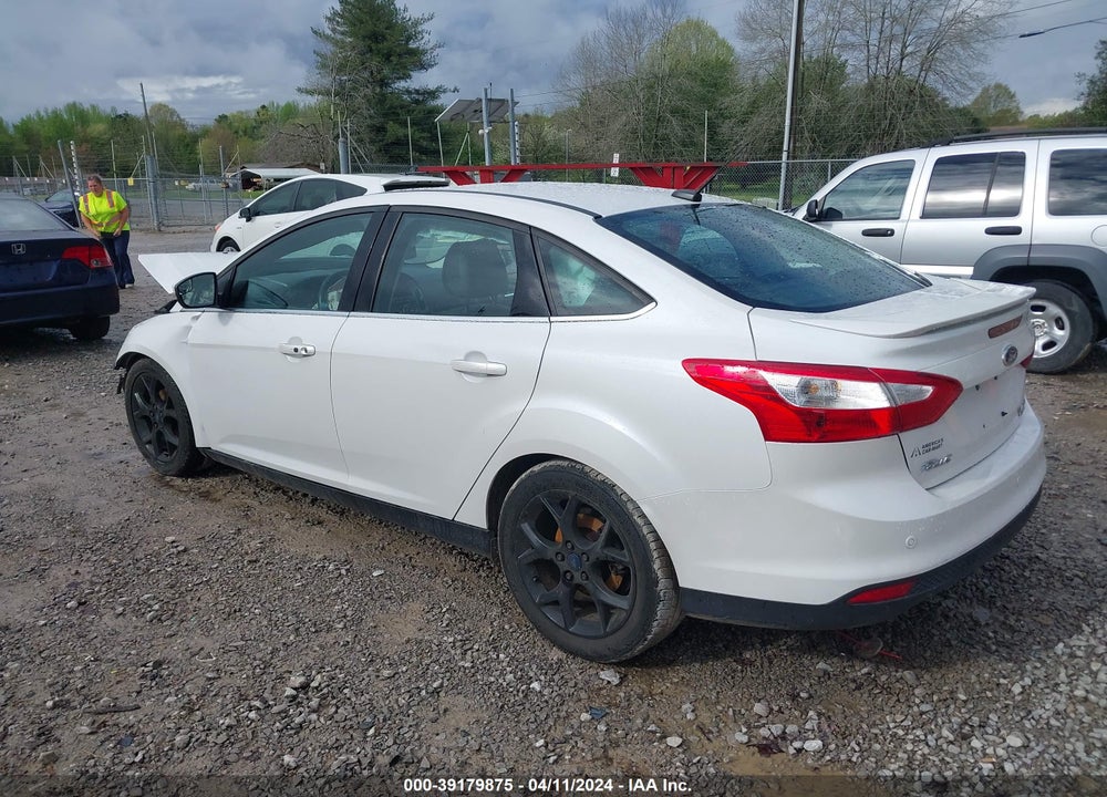 2014 FORD FOCUS TITANIUM VIN: 1FADP3J2XEL270136