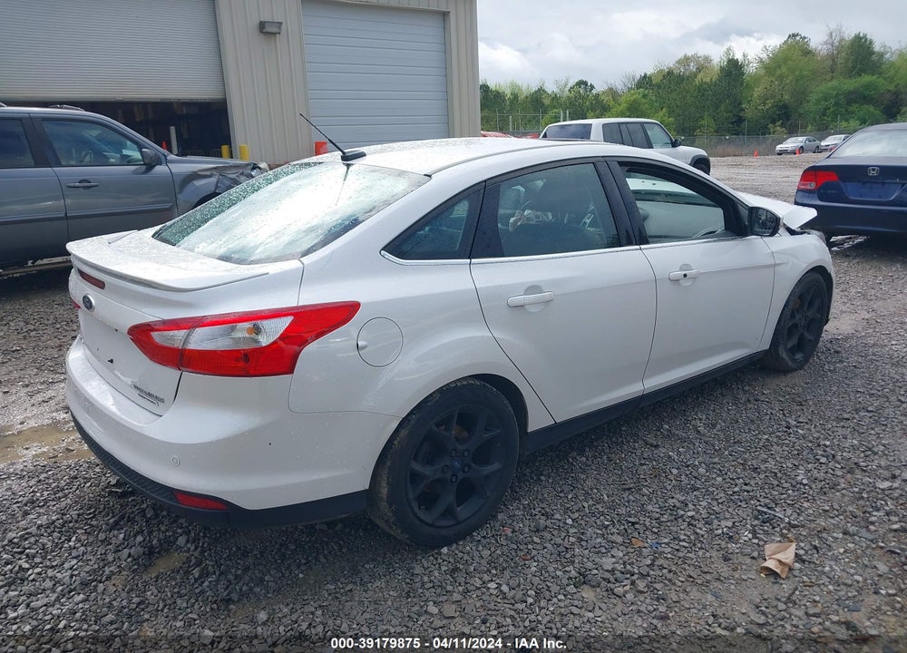 2014 FORD FOCUS TITANIUM VIN: 1FADP3J2XEL270136