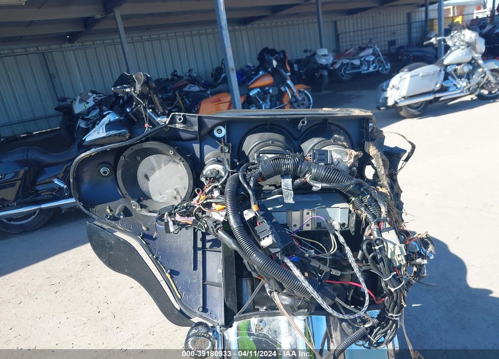 2008 HARLEY-DAVIDSON FLHX VIN: 1HD1KB4188Y647013
