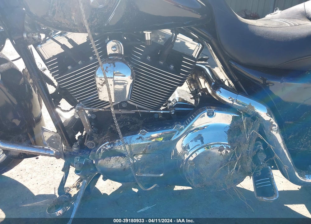 2008 HARLEY-DAVIDSON FLHX VIN: 1HD1KB4188Y647013