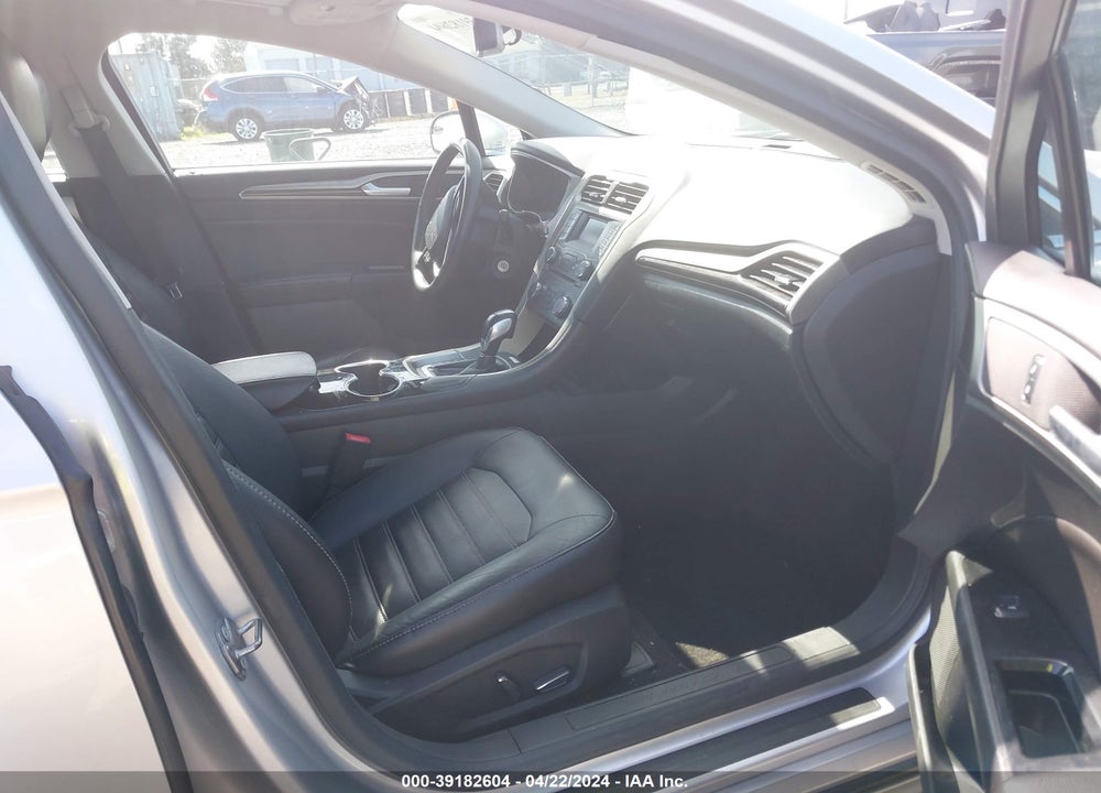 2015 FORD FUSION SE VIN: 1FA6P0HD2F5127301