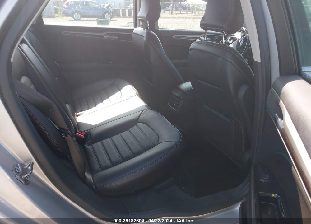 2015 FORD FUSION SE VIN: 1FA6P0HD2F5127301