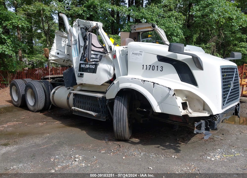 2015 VOLVO VN VNL VIN: 4V4NC9TH3FN189858