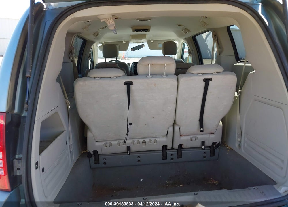 2008 CHRYSLER TOWN & COUNTRY LX VIN: 2A8HR44H08R142374
