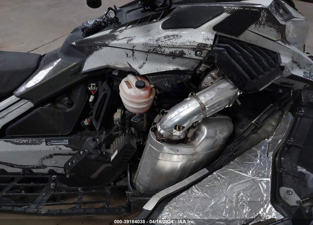 2022 SKI DOO SUMMIT X 850 VIN: 2BPSTJNAXNV000969