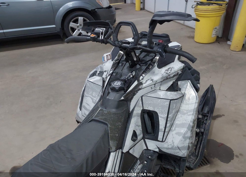 2022 SKI DOO SUMMIT X 850 VIN: 2BPSTJNAXNV000969