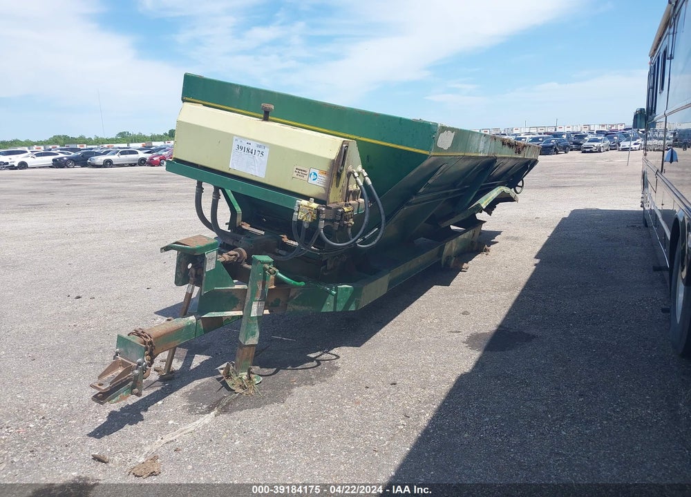 2017 UNKNOWN CHANDLER LITTER TRAILER VIN: FARMEQUIPMENT