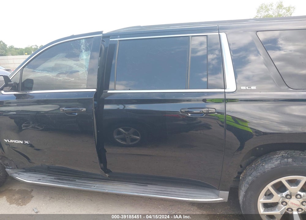 2015 GMC YUKON XL 1500 VIN: 1GKS1GKC1FR278436