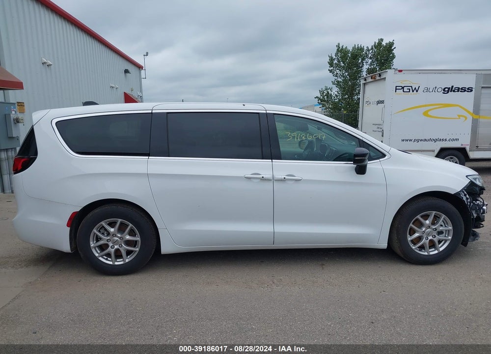 2024 CHRYSLER PACIFICA TOURING L VIN: 2C4RC1BG4RR116352