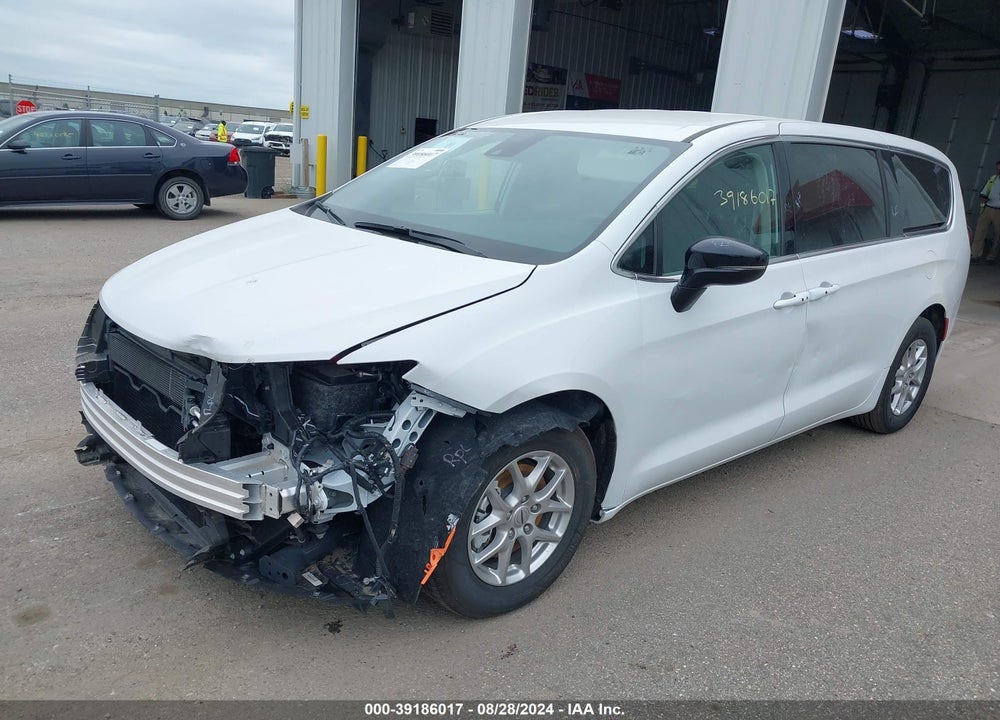 2024 CHRYSLER PACIFICA TOURING L VIN: 2C4RC1BG4RR116352