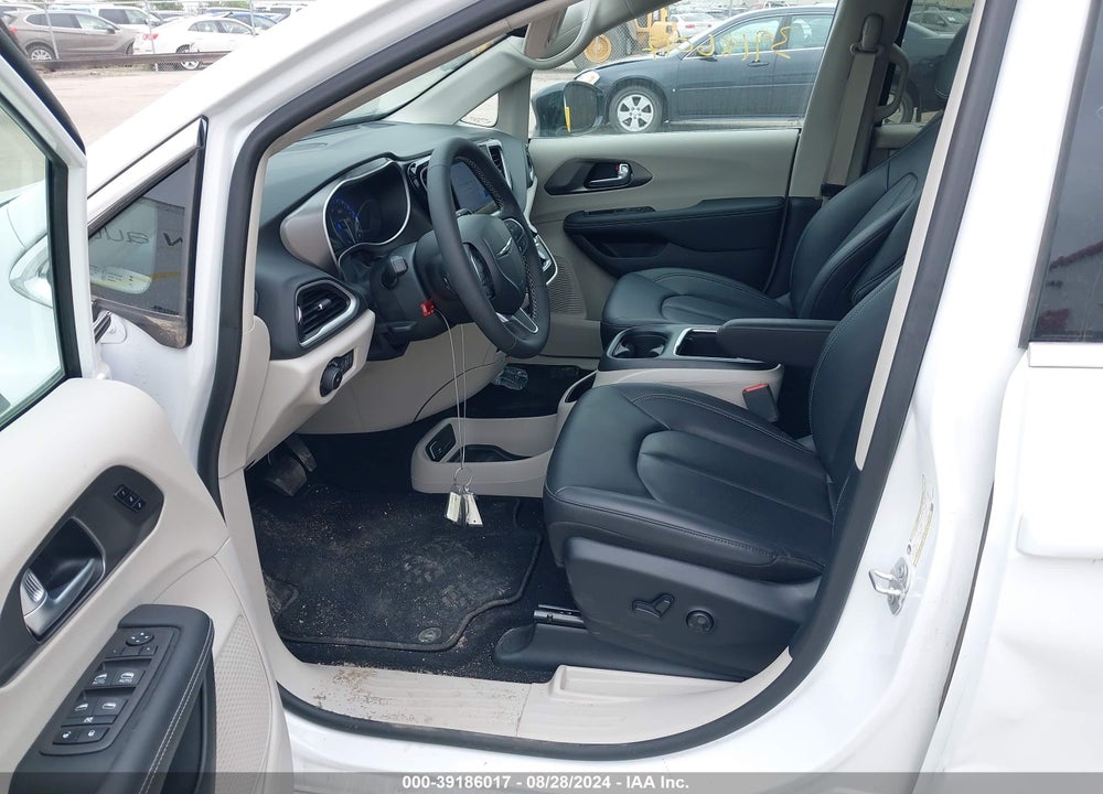 2024 CHRYSLER PACIFICA TOURING L VIN: 2C4RC1BG4RR116352