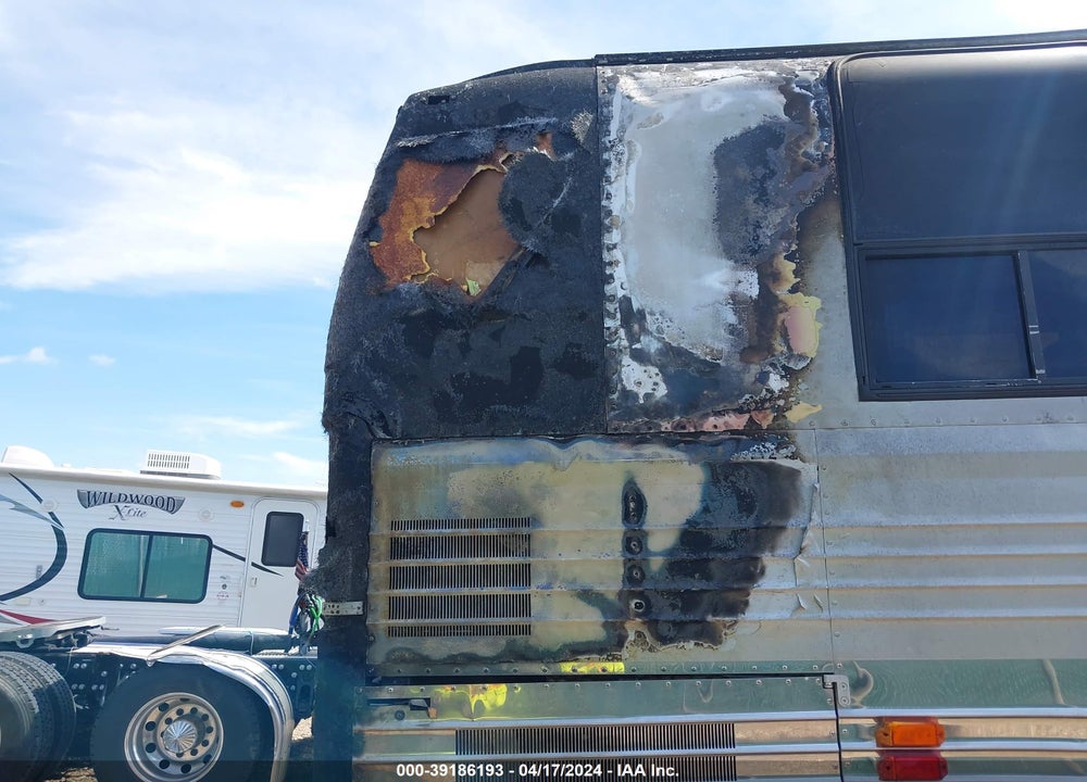 1998 PREVOST BUS VIN: 2PCE33491W1026501