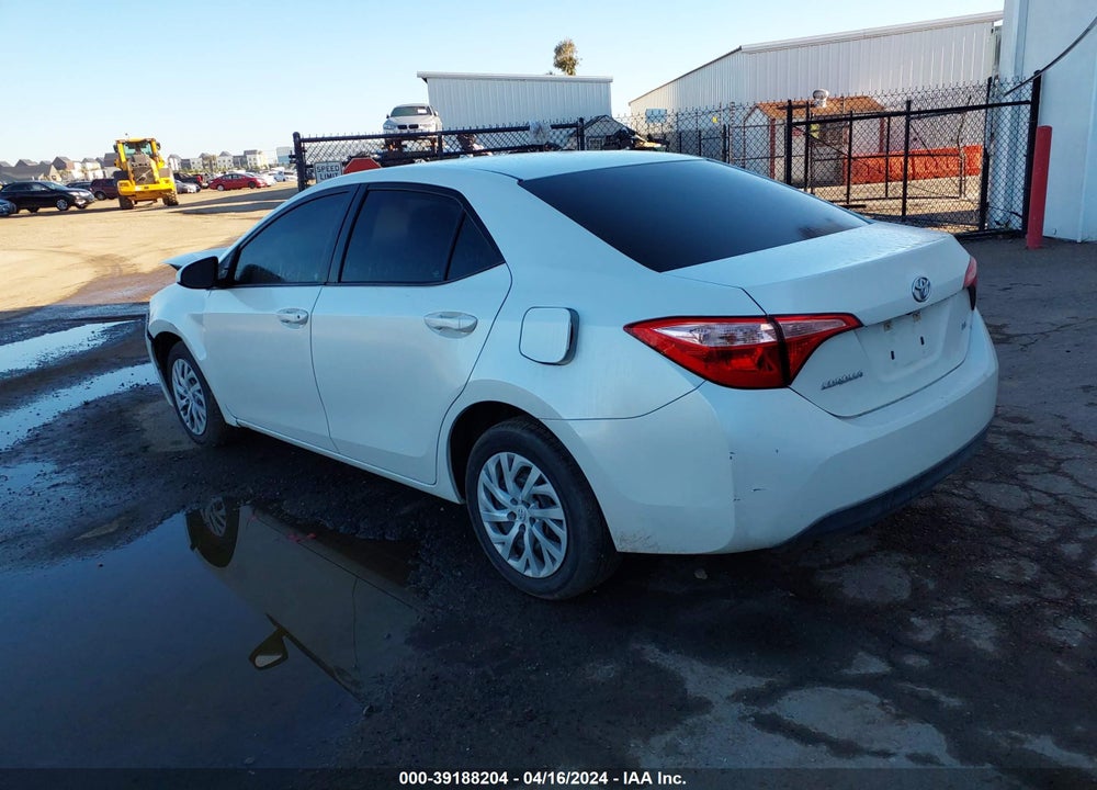 2017 TOYOTA COROLLA LE VIN: 5YFBURHE4HP682688