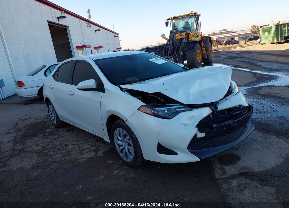 2017 TOYOTA COROLLA LE VIN: 5YFBURHE4HP682688