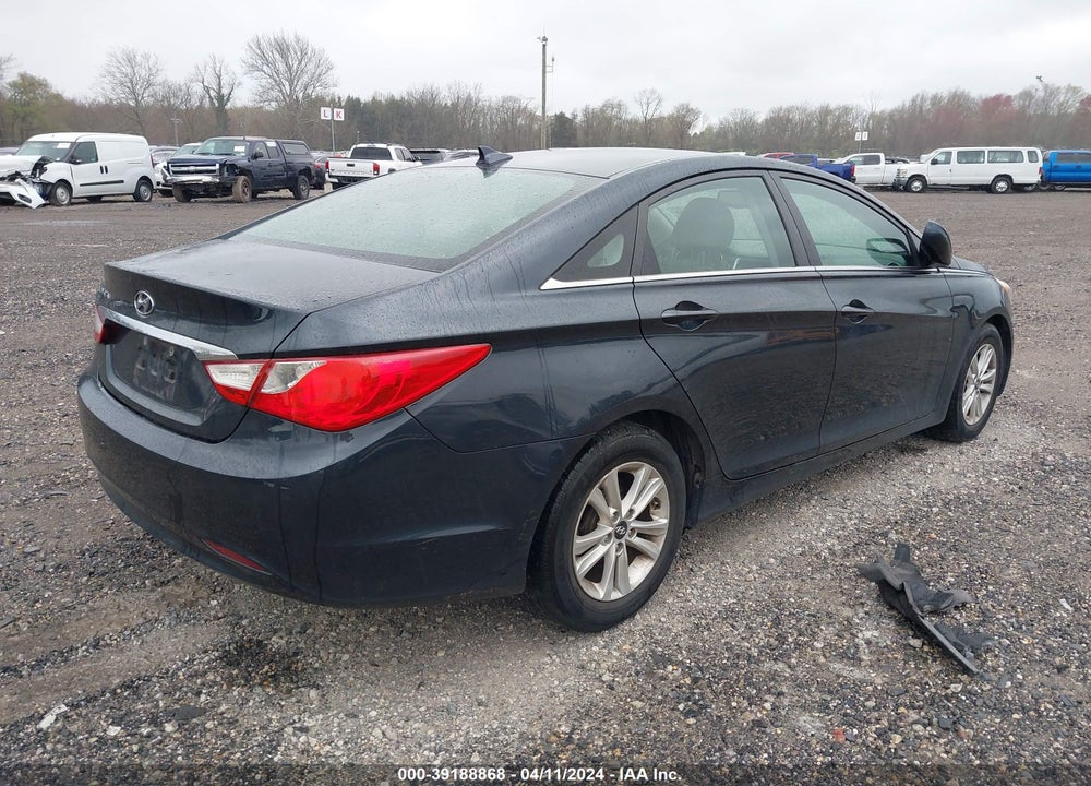 2013 HYUNDAI SONATA GLS VIN: 5NPEB4AC1DH640842