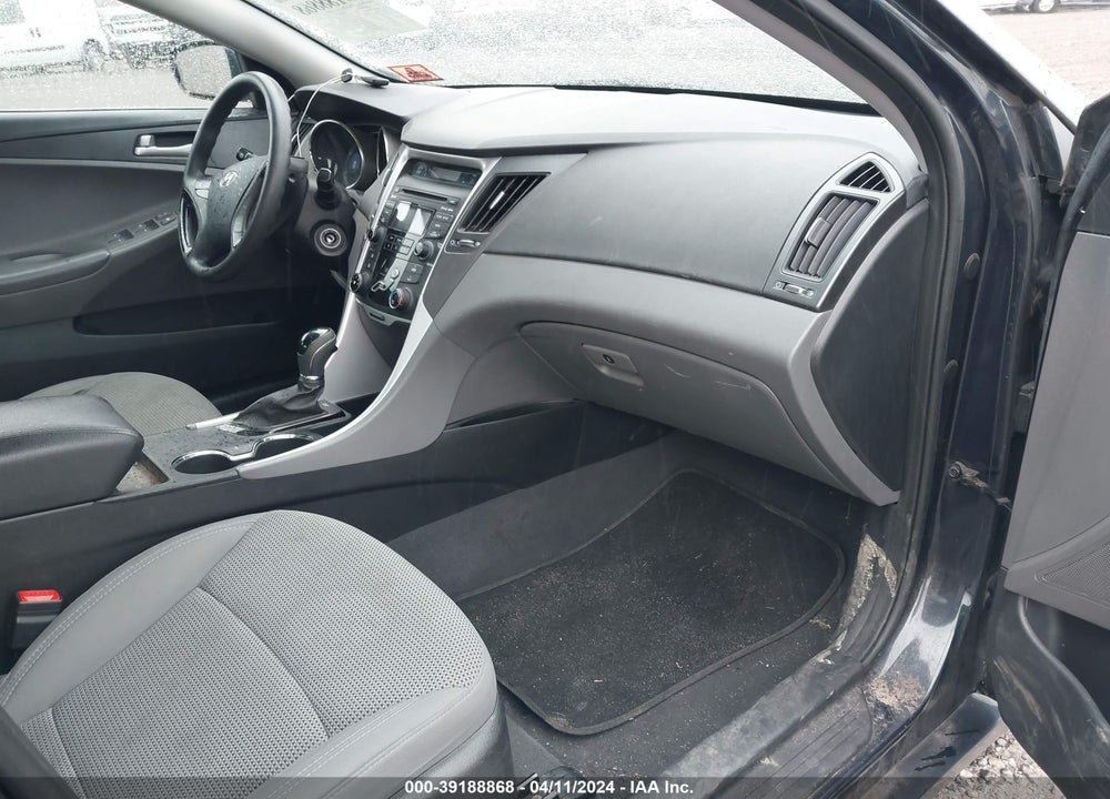 2013 HYUNDAI SONATA GLS VIN: 5NPEB4AC1DH640842